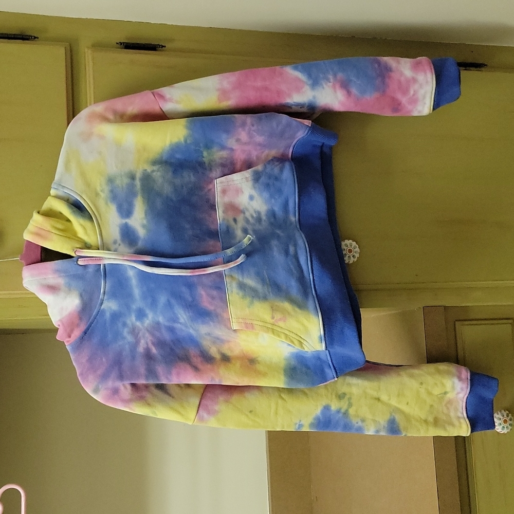 Le Lis Nordstrom Small crop tie dye hoodie